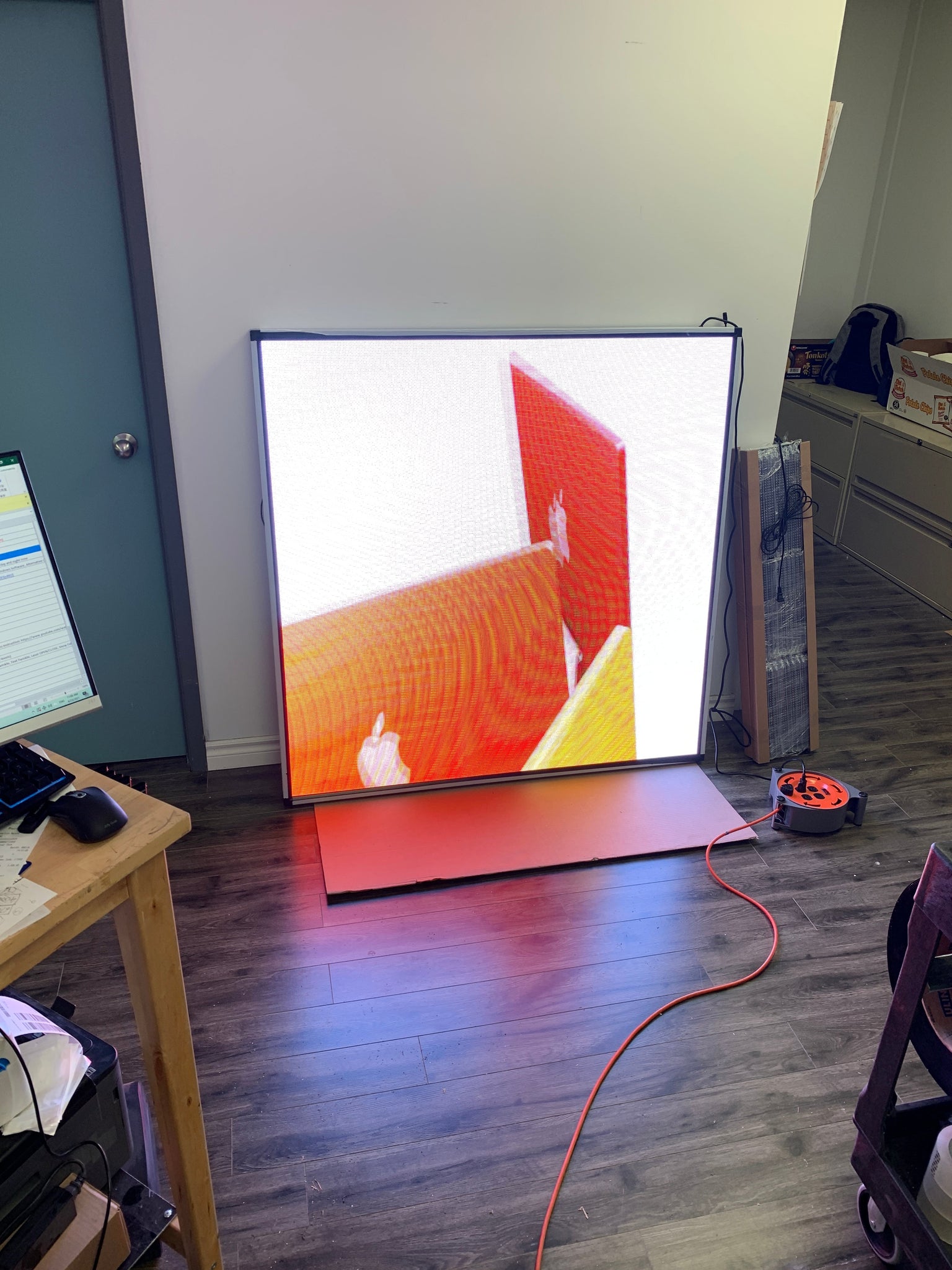 40 x 53 inch Ultra-bright High-definition Full Video Color Programmable LED Sign for Store Windows